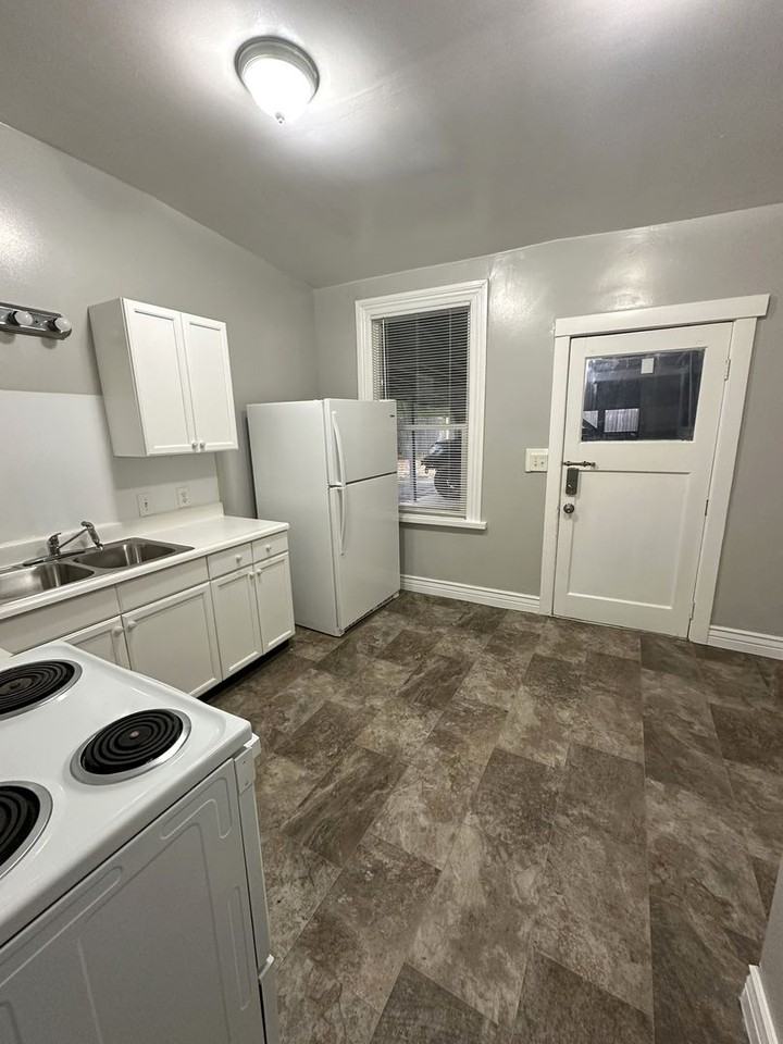 Washington Blvd - Photo 3 of 13