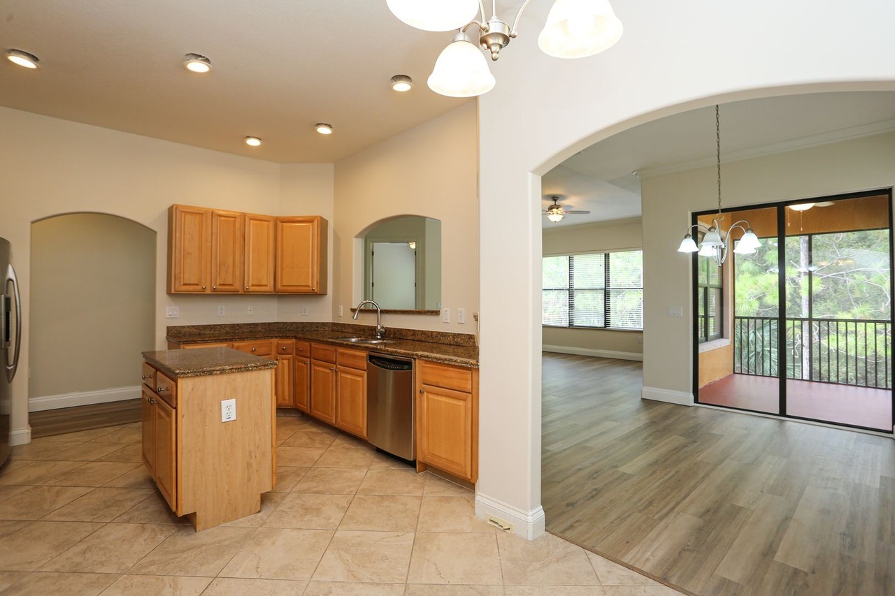 1256 Carpazi Ct #4 - Photo 5 of 30