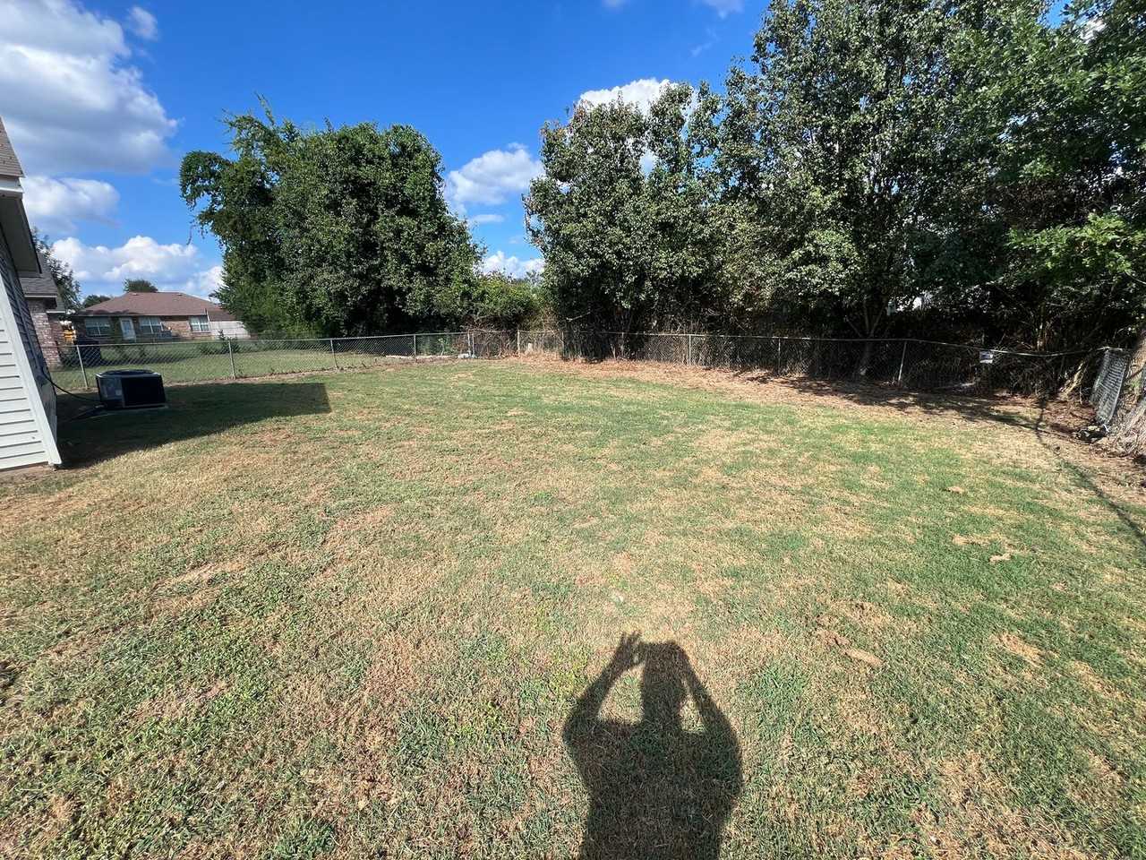 825 S 39th St - Photo 2 of 16