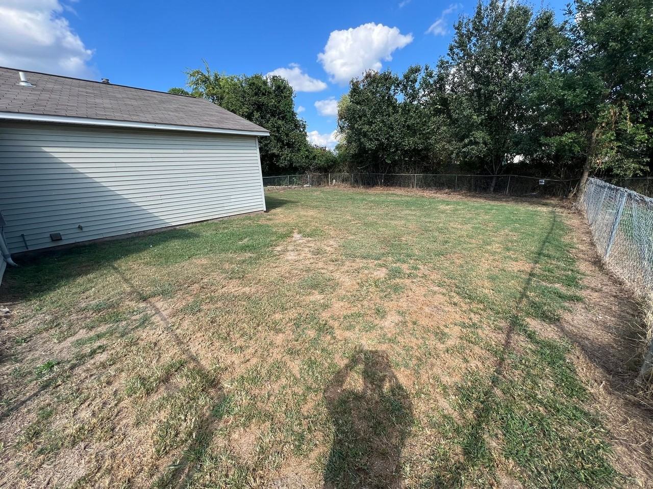 825 S 39th St - Photo 3 of 16
