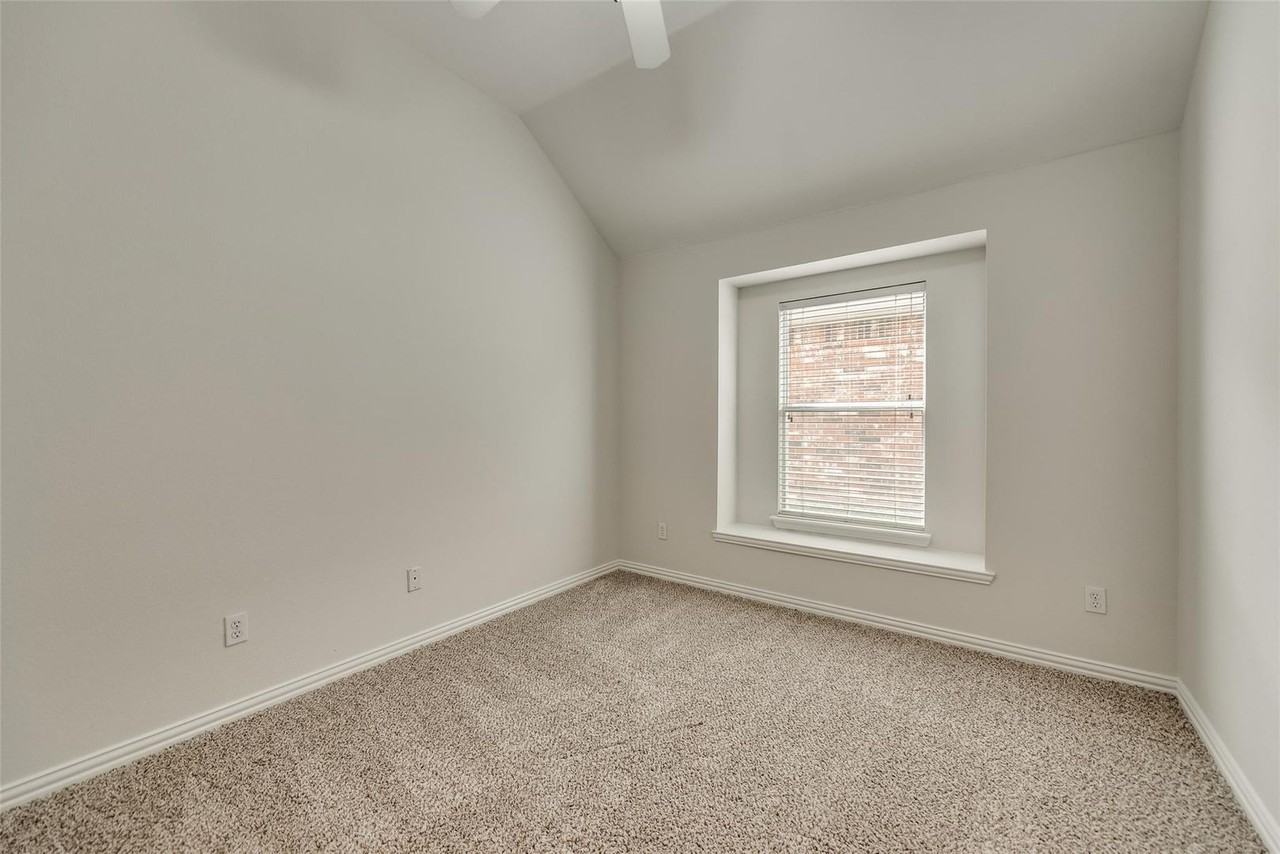 5501 Fairfax Ct - Photo 4 of 13