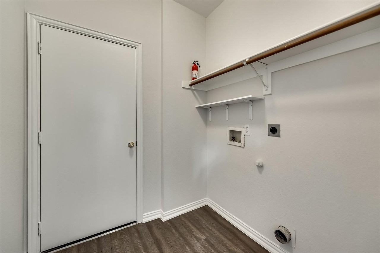 5501 Fairfax Ct - Photo 5 of 13