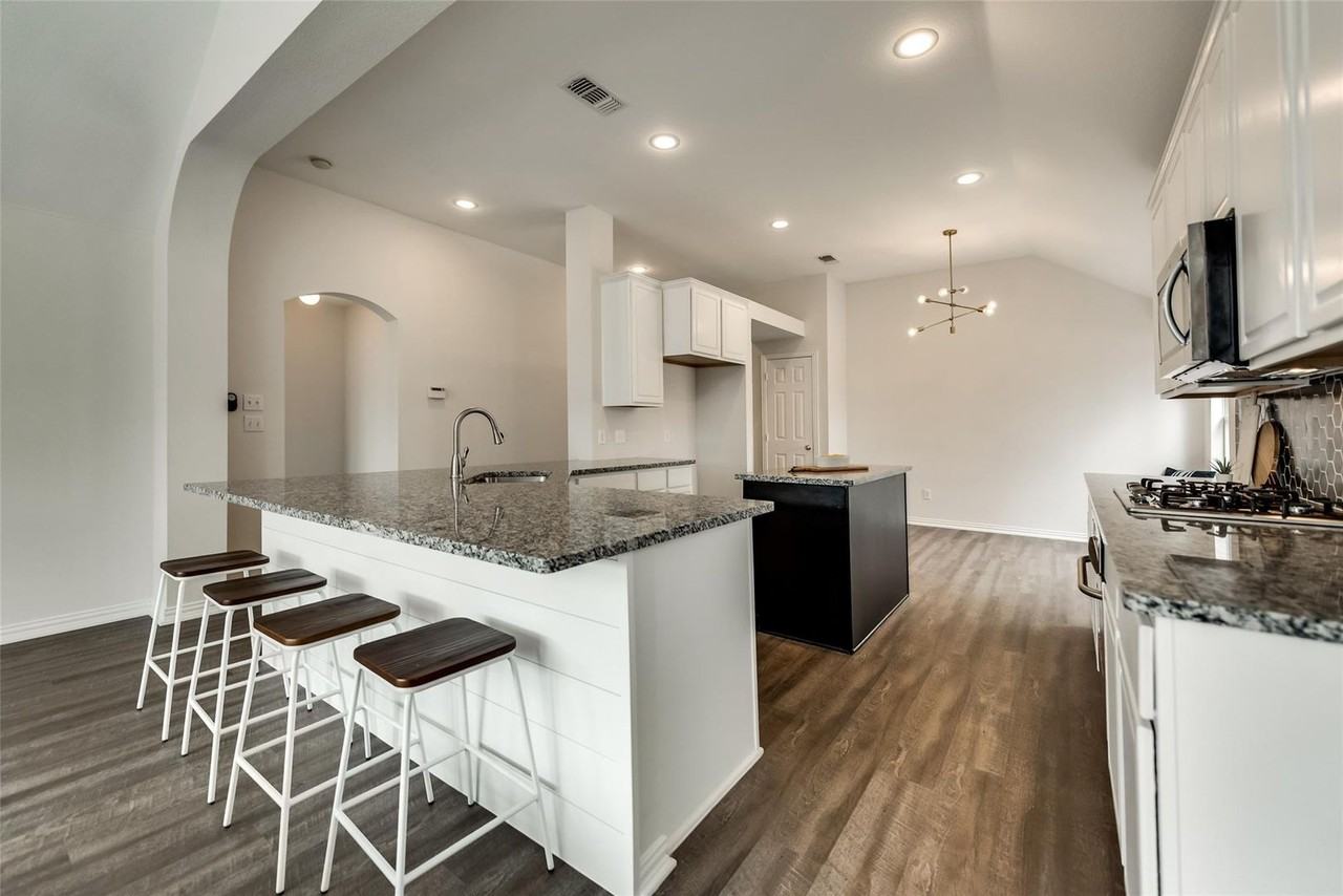 5501 Fairfax Ct - Photo 7 of 13