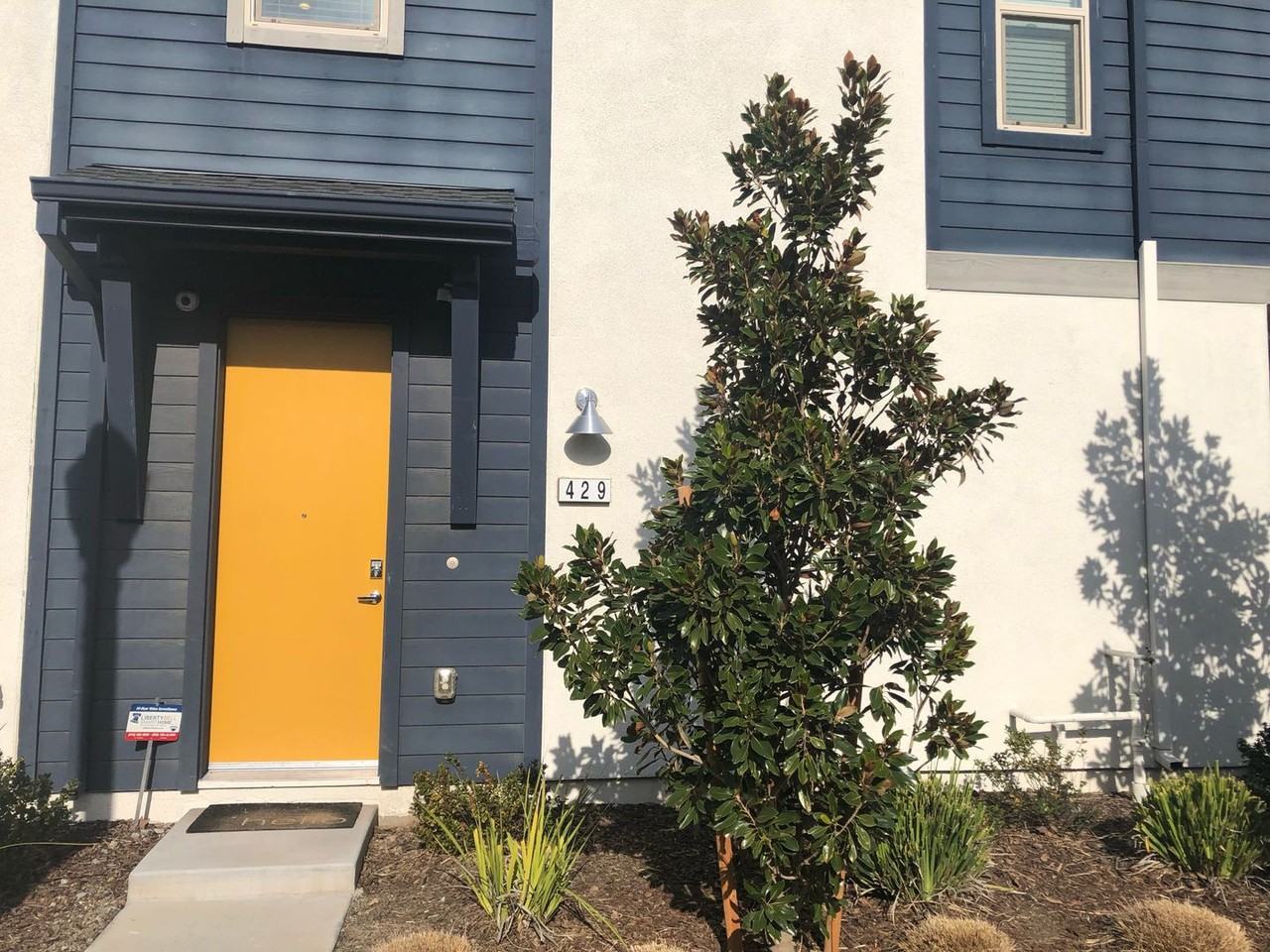 429 Crate Ave - Photo 2 of 10