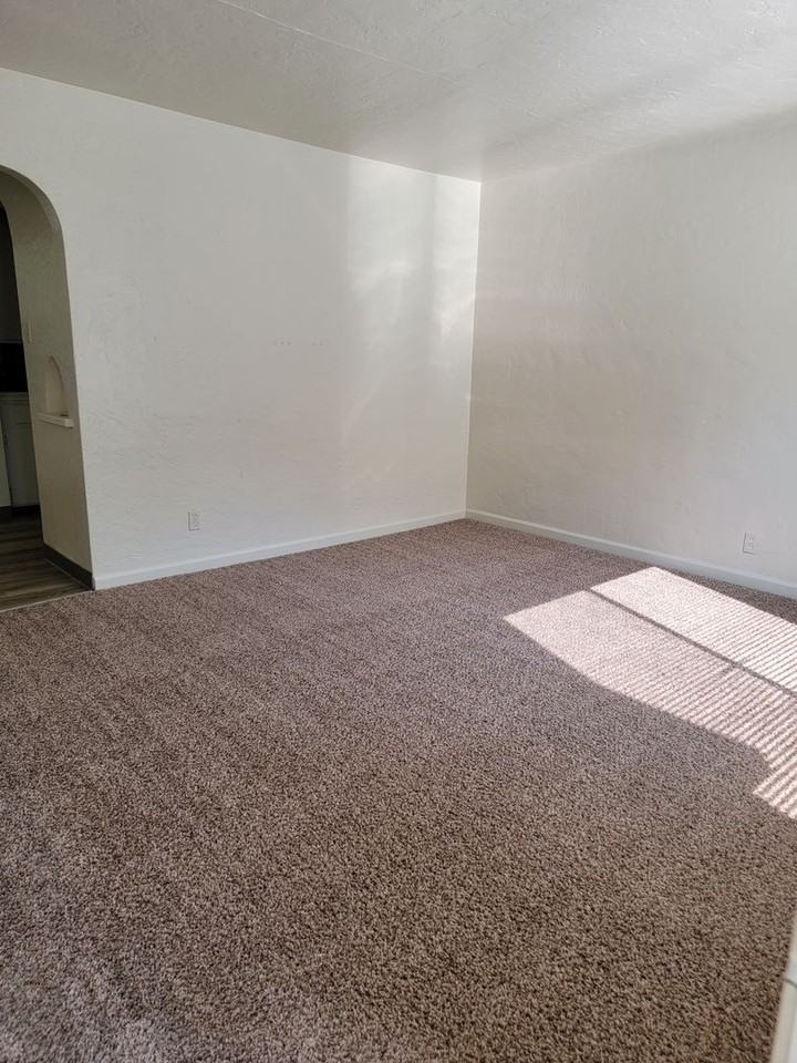 0063 - Photo 3 of 13