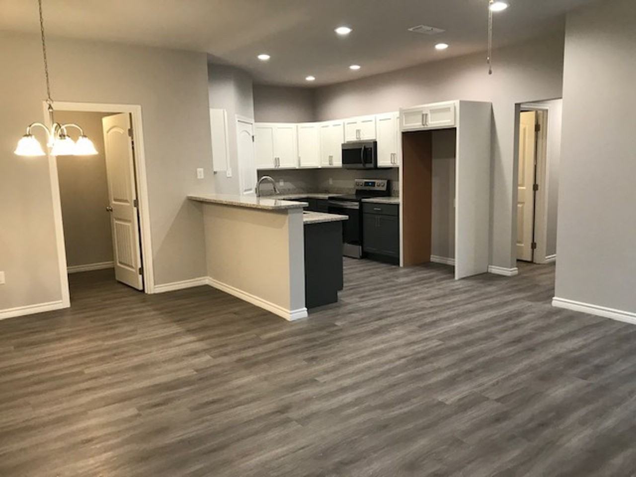 6047 Jennings Dr - Photo 4 of 17