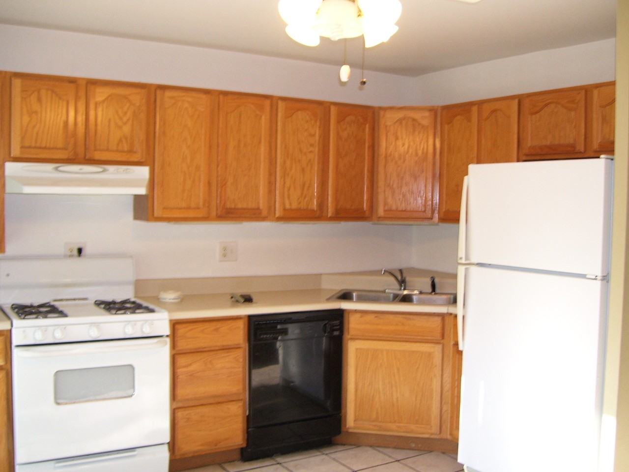 1505 Westfield Dr - Photo 2 of 5