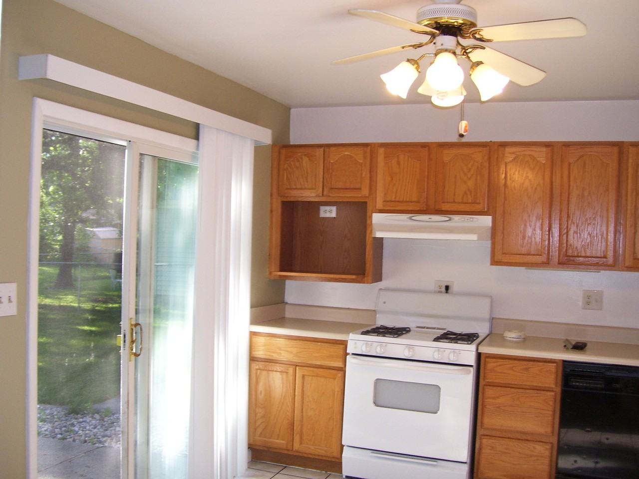 1505 Westfield Dr - Photo 3 of 5