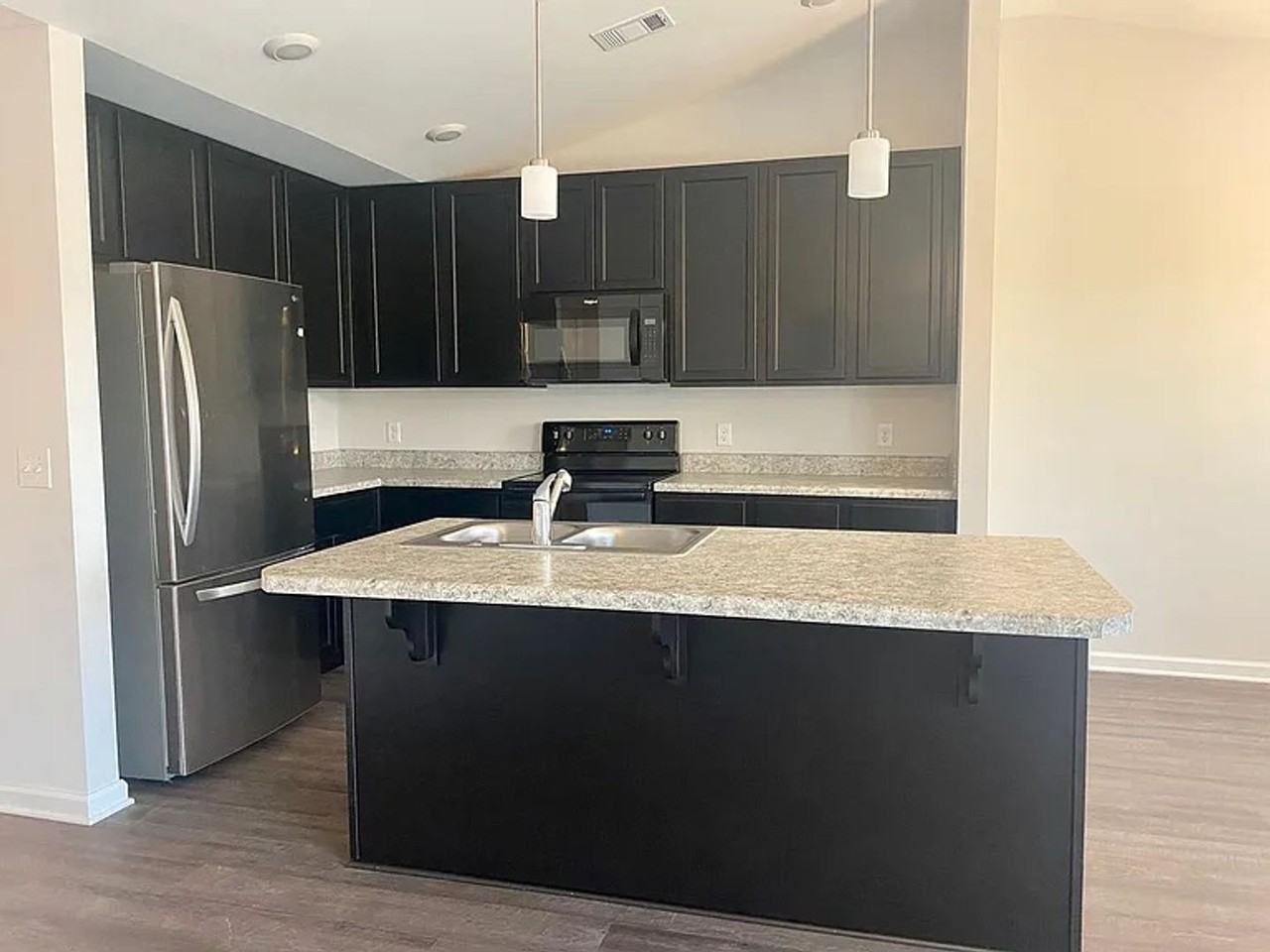 105 Burns Way - Photo 3 of 19