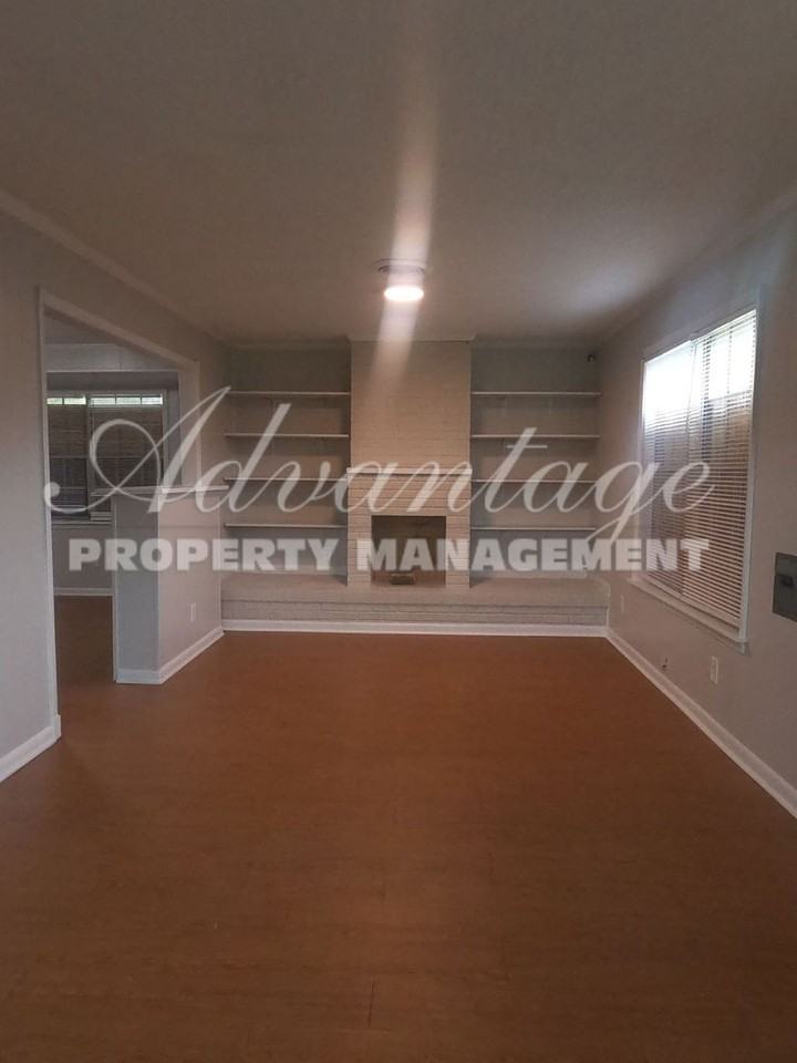 5093 Aureen Dr - Photo 3 of 9