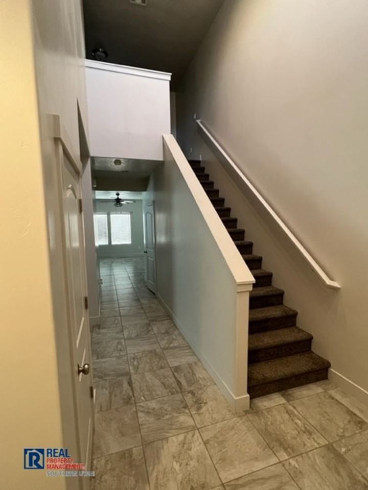 325 N Red Stone Rd #251 - Photo 3 of 19