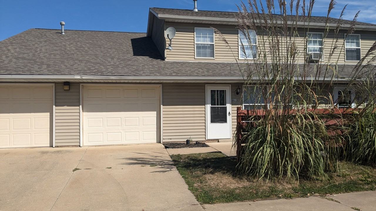 MN Cedar Village (861) - Photo 2 of 37