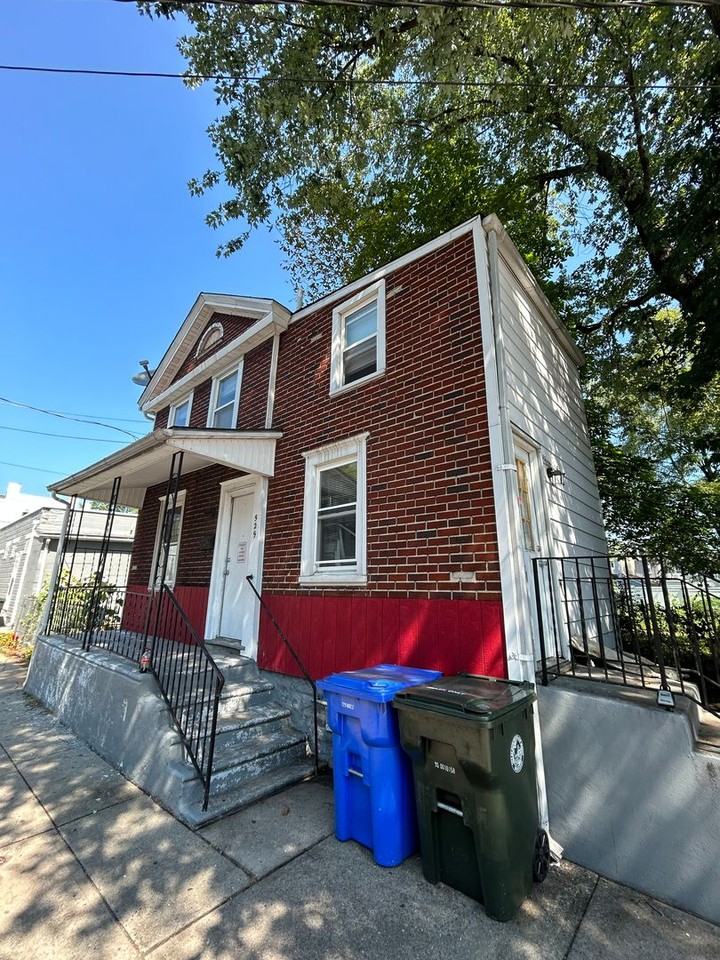 529 York St - Photo 2 of 25