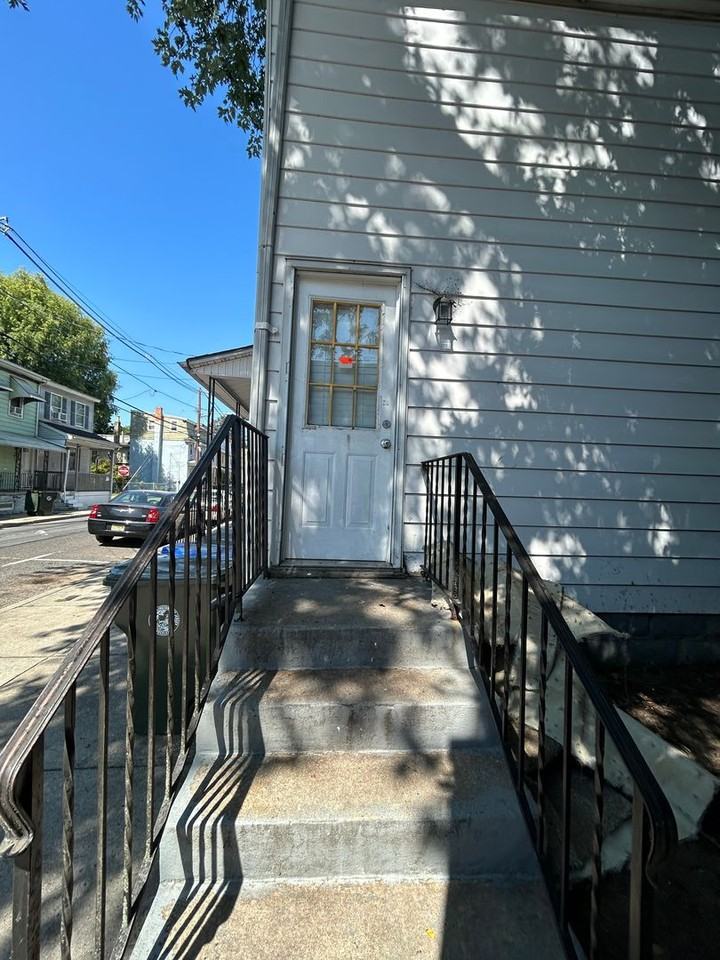 529 York St - Photo 4 of 25