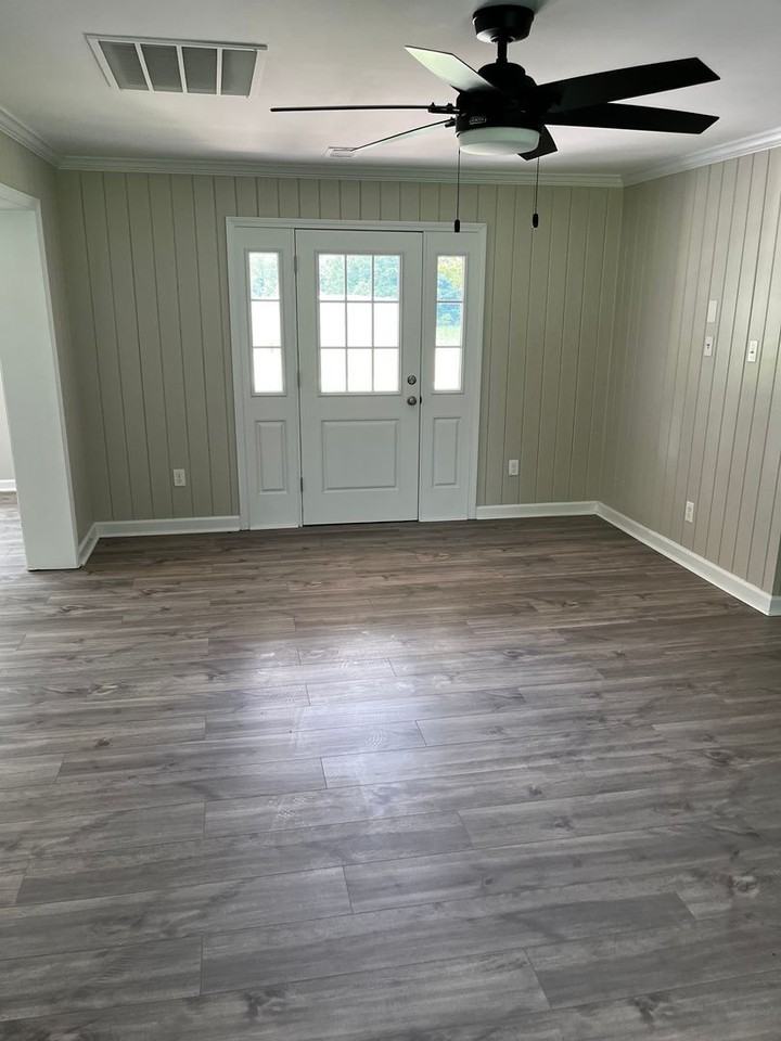 653 Hughes Rd - Photo 2 of 21