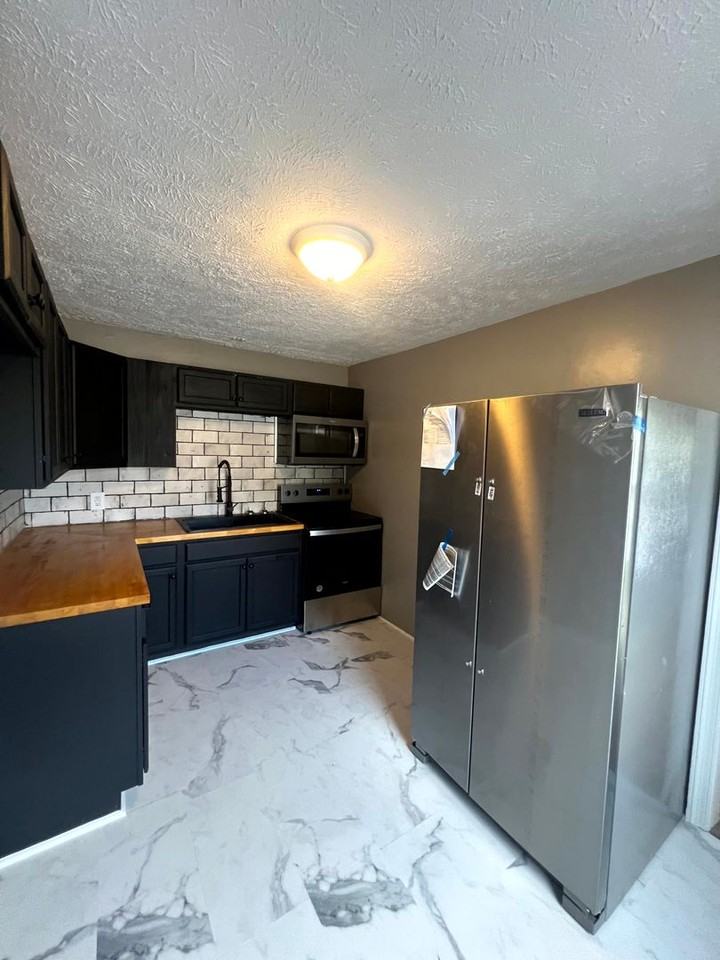 124 Eastwood Ave - Photo 6 of 15