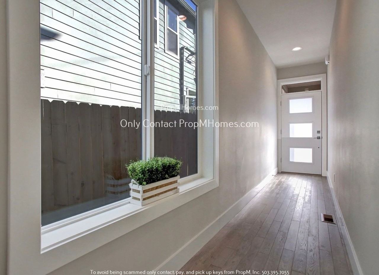 927 N Stafford St - Photo 2 of 20