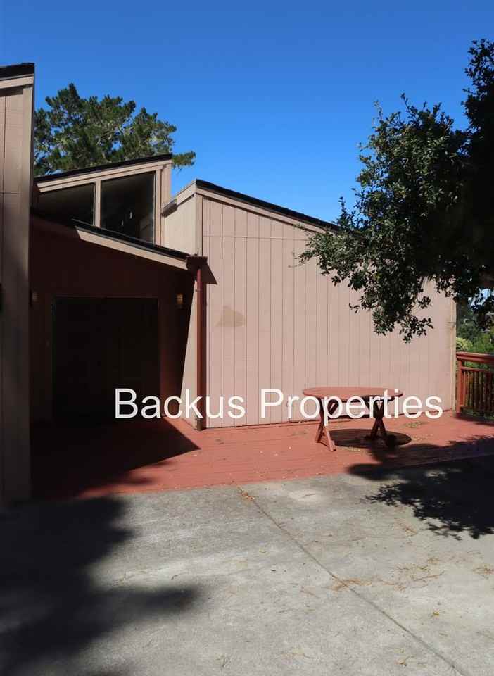 3086 Hermitage Rd - Photo 2 of 14