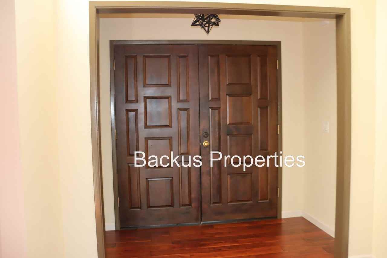 3086 Hermitage Rd - Photo 3 of 14