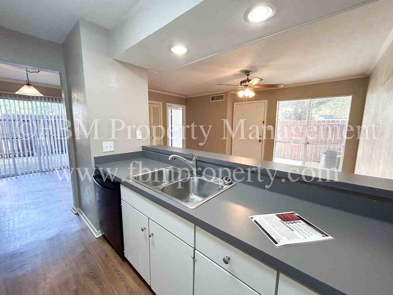 Preston 407 / Ennis Preston - JT - Photo 3 of 18