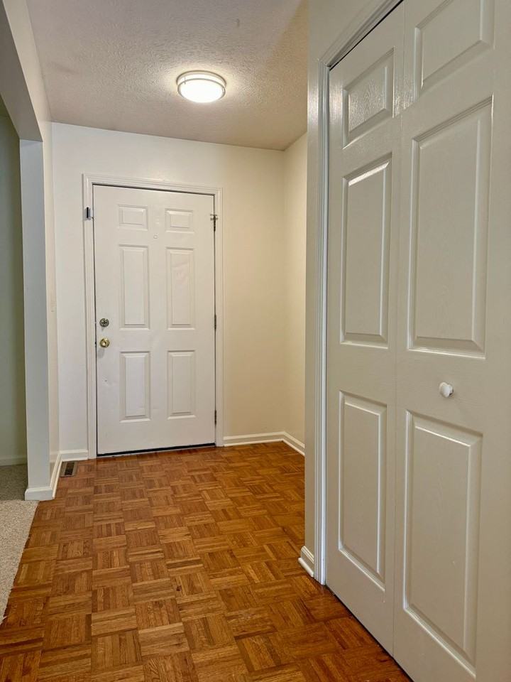1560 Harding Rd - Photo 5 of 37