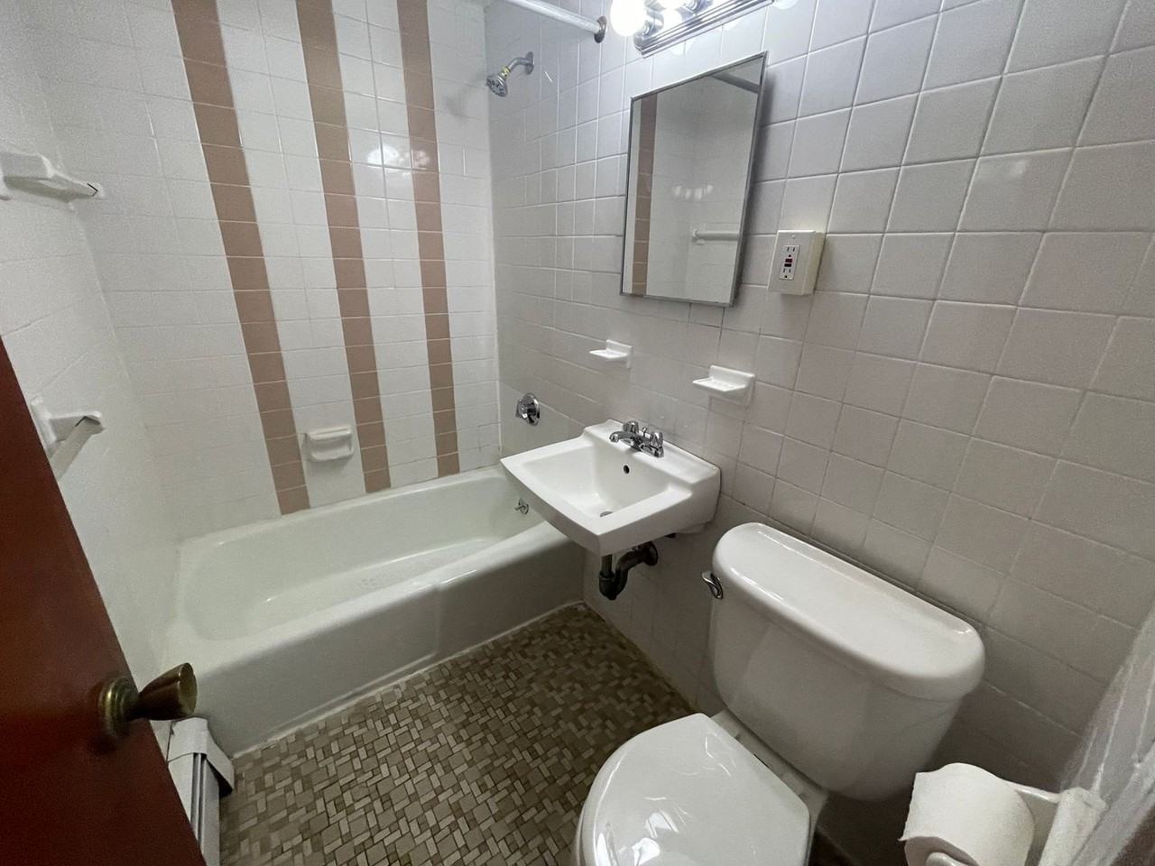 48 South Huntington Avenue - Photo 4 of 6