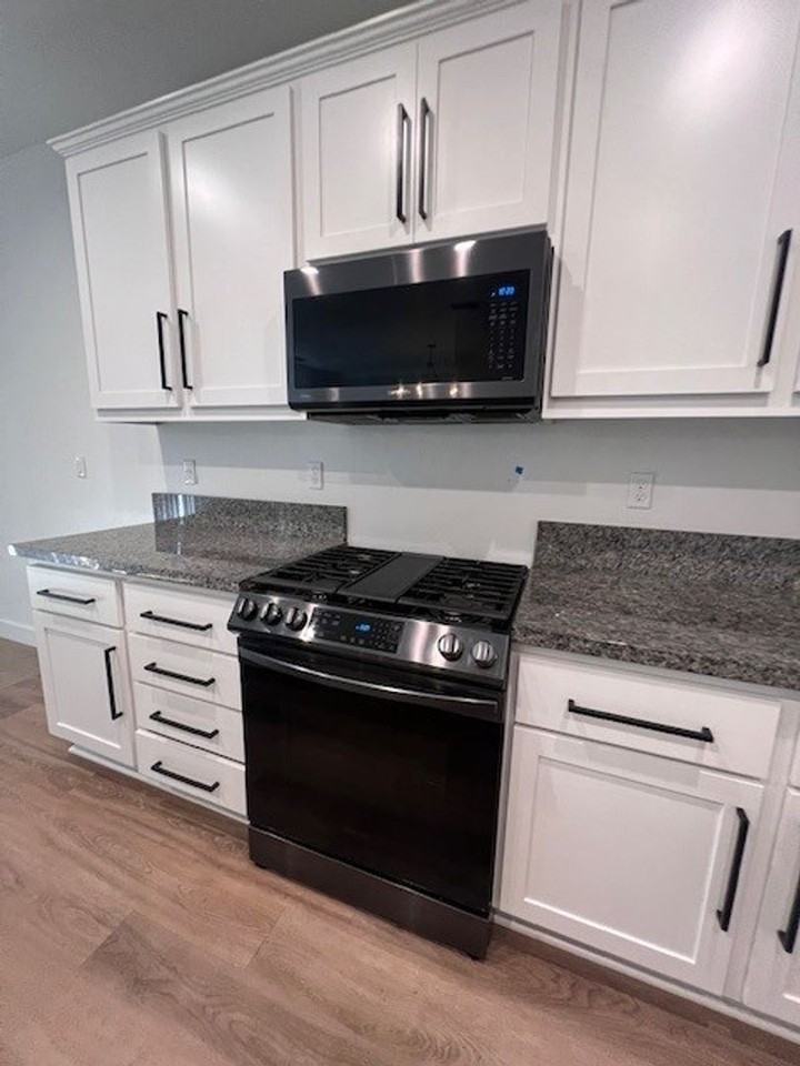 3116 S Kennedy St - Photo 4 of 16