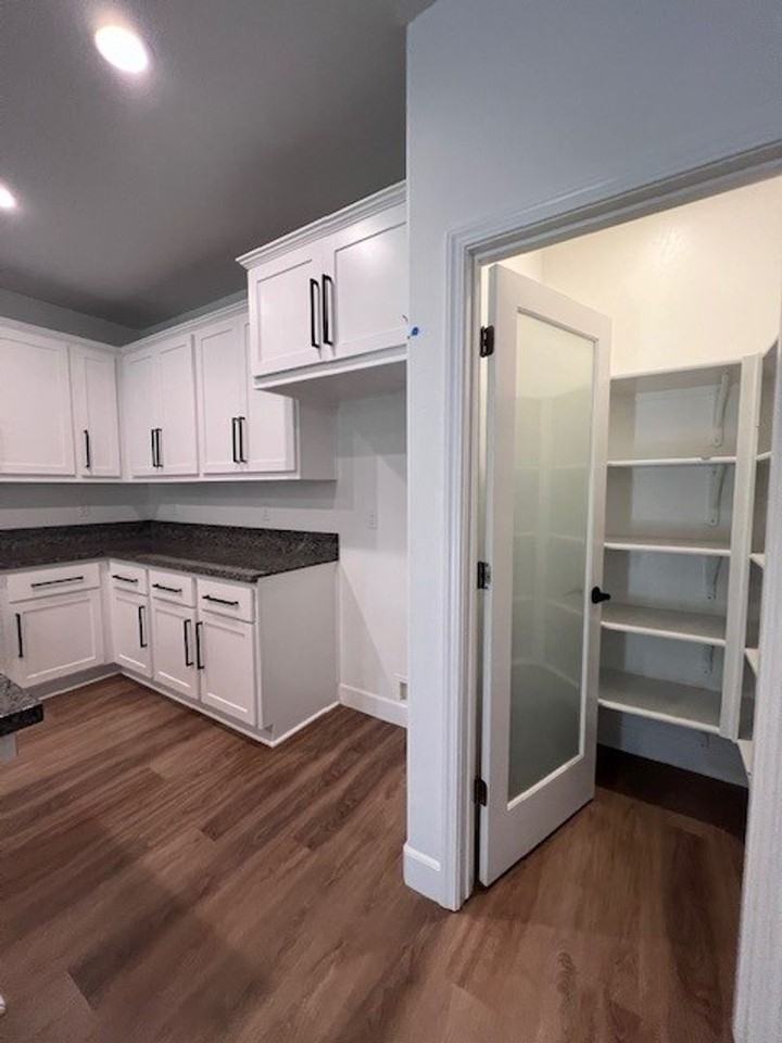 3116 S Kennedy St - Photo 5 of 16