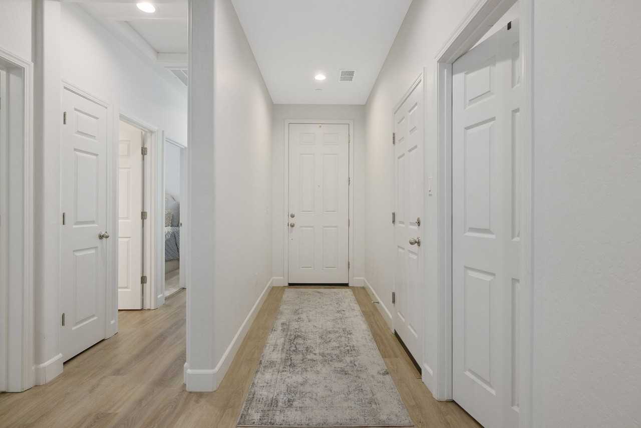 3116 S Kennedy St - Photo 6 of 16