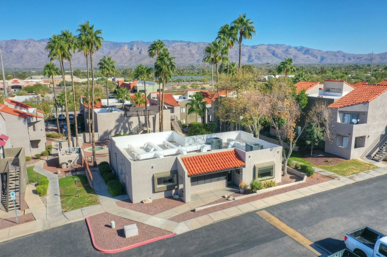 Ten50 Apartments - Photo 3 of 34