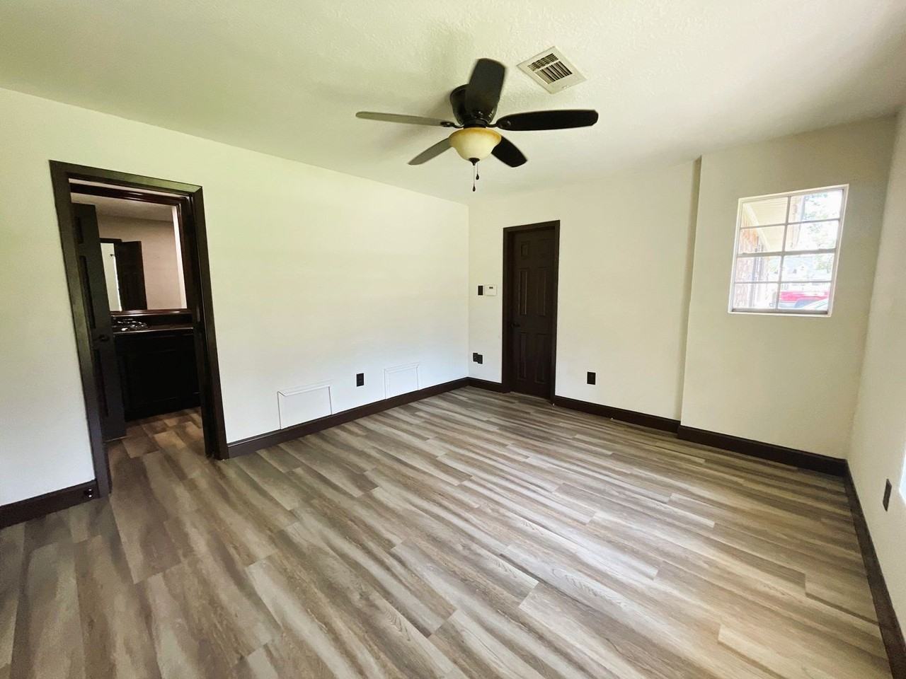 3112 Timber Ln - Photo 7 of 33