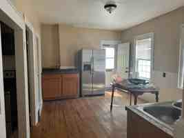 featured image of 17 Schmitt St