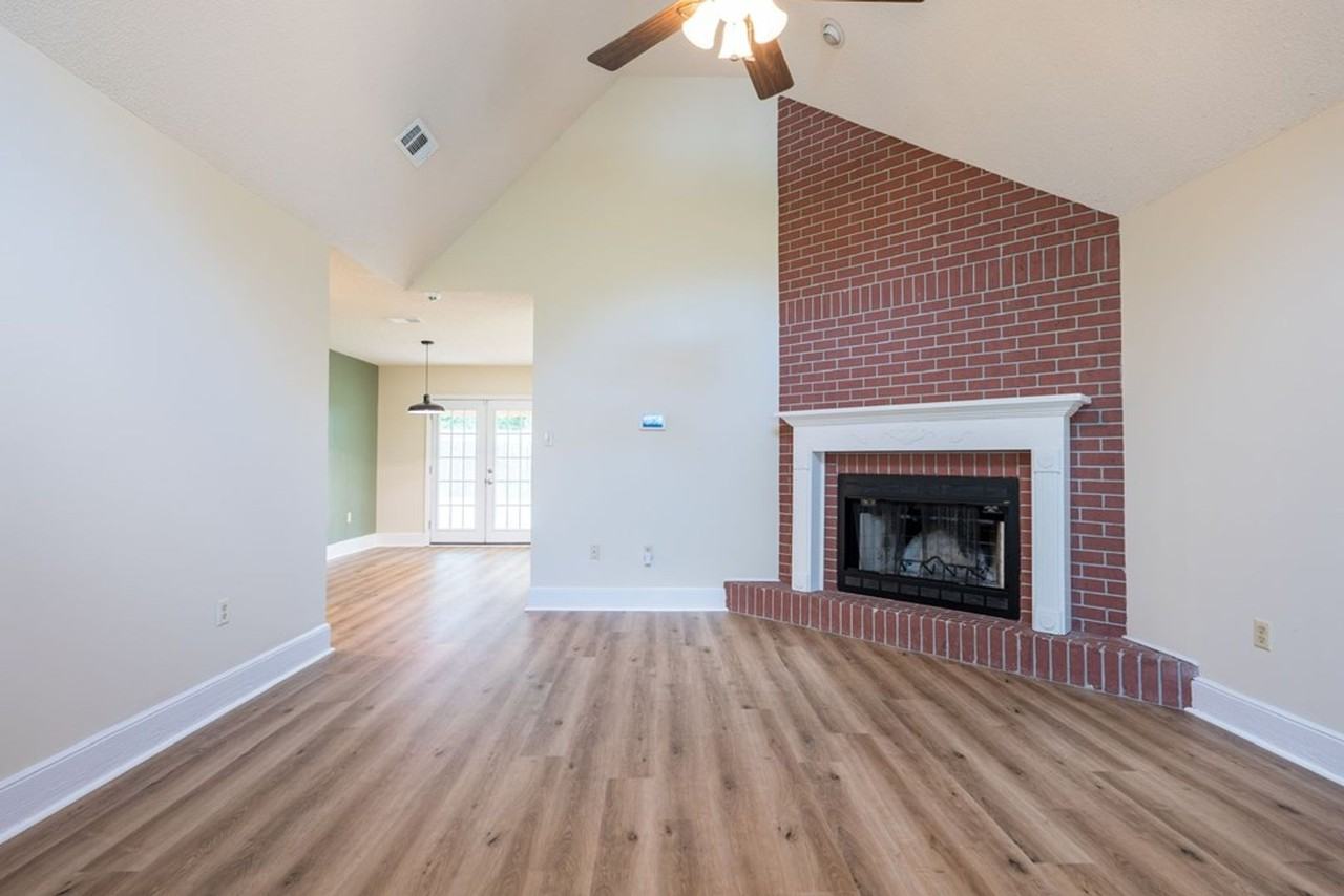 156 Beaver St - Photo 3 of 15