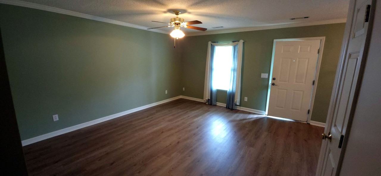 137 Westmont Dr - Photo 2 of 24