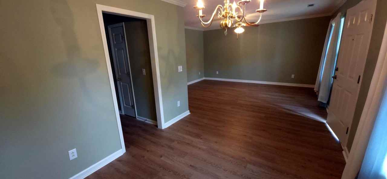 137 Westmont Dr - Photo 4 of 24