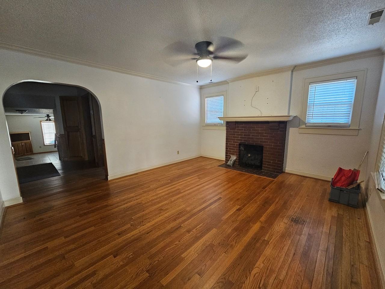 1014 Audubon Ave - Photo 2 of 16