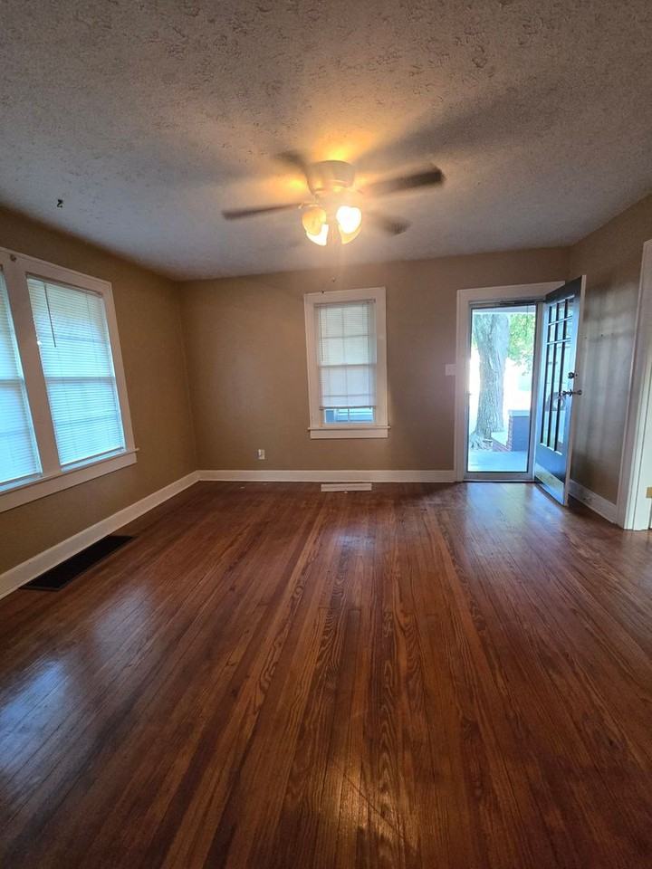 1012 Audubon Ave - Photo 2 of 12