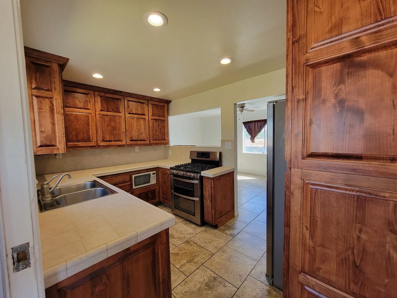 3735 N Indianola Ave - Photo 2 of 6