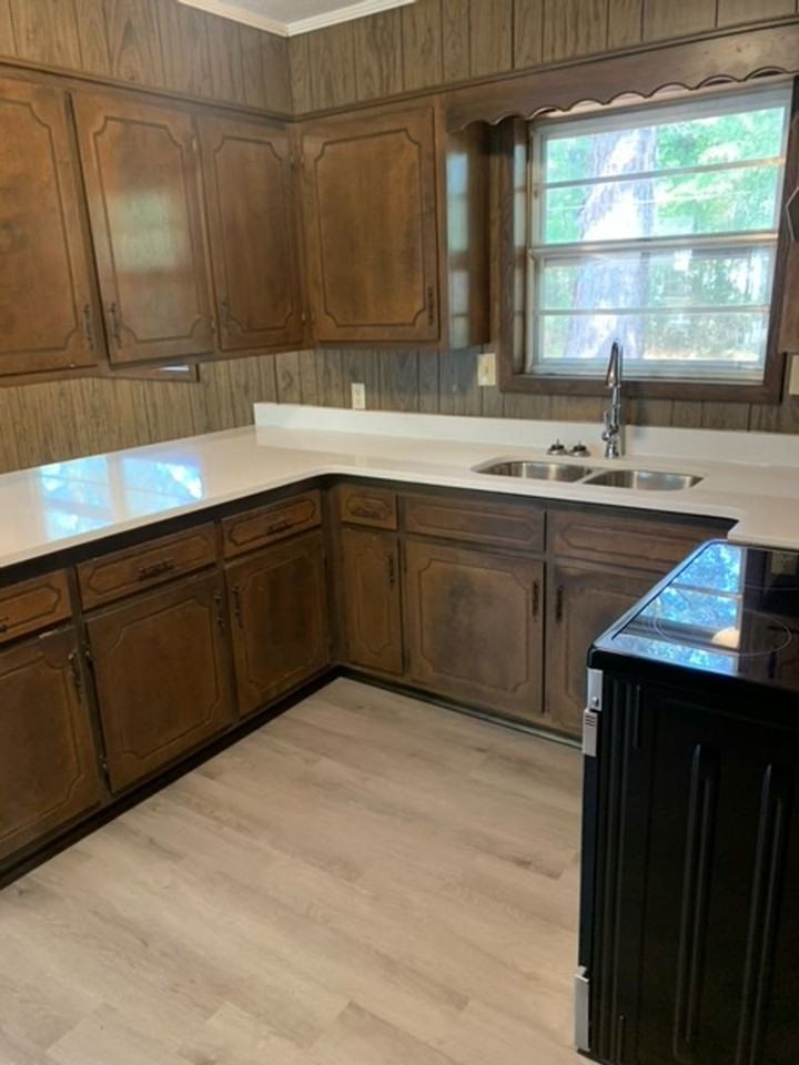 1309 Vine St - Photo 3 of 14