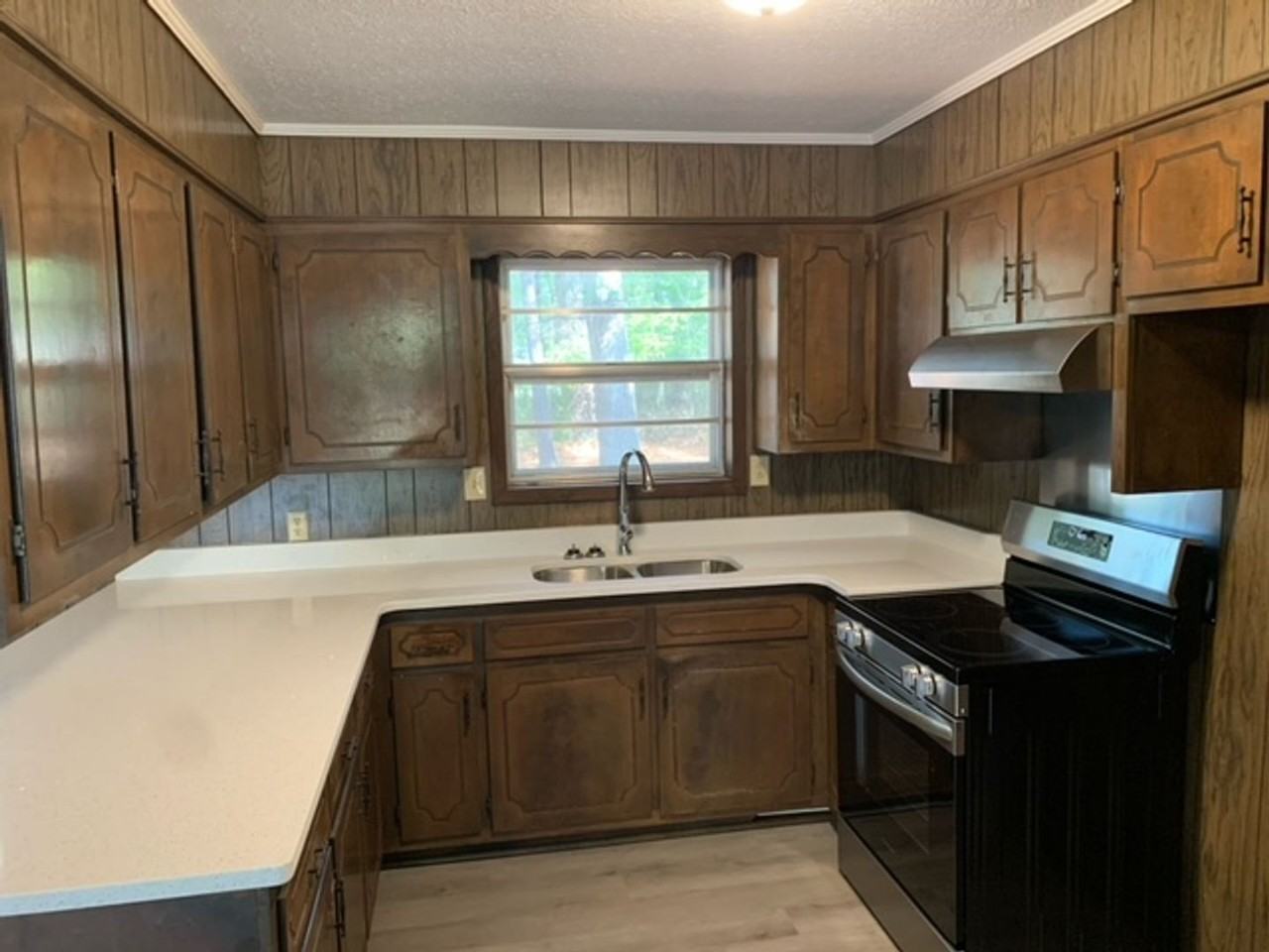 1309 Vine St - Photo 6 of 14