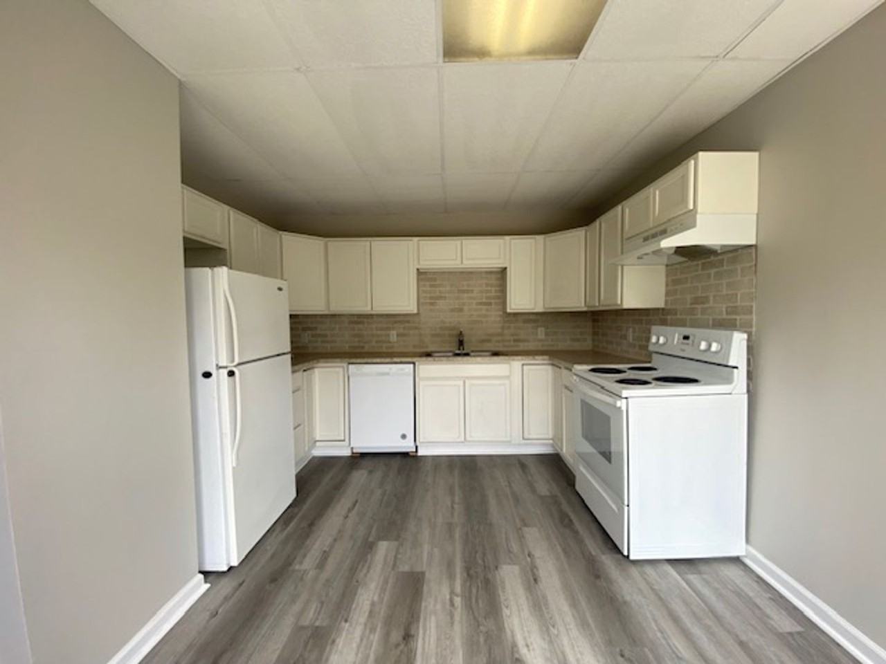 335 S Broad Street - Photo 2 of 13