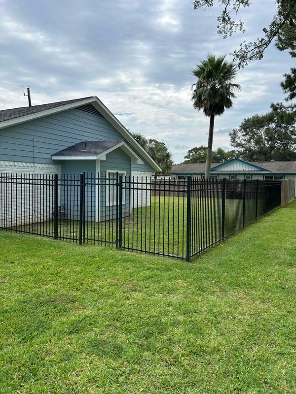 500 Shirleen Dr - Photo 2 of 13