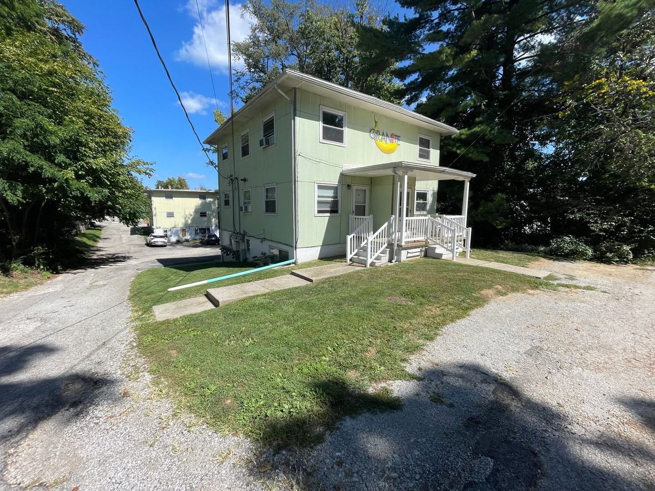 Kenwood - Photo 2 of 8