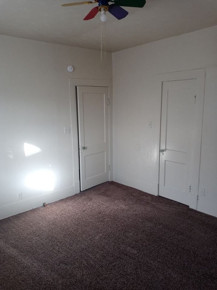 2203 Saint John St - Photo 6 of 7