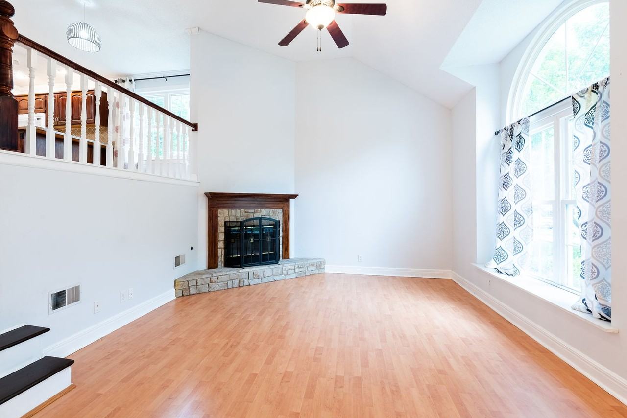 1216 E Sheridan Bridge Ln - Photo 6 of 38