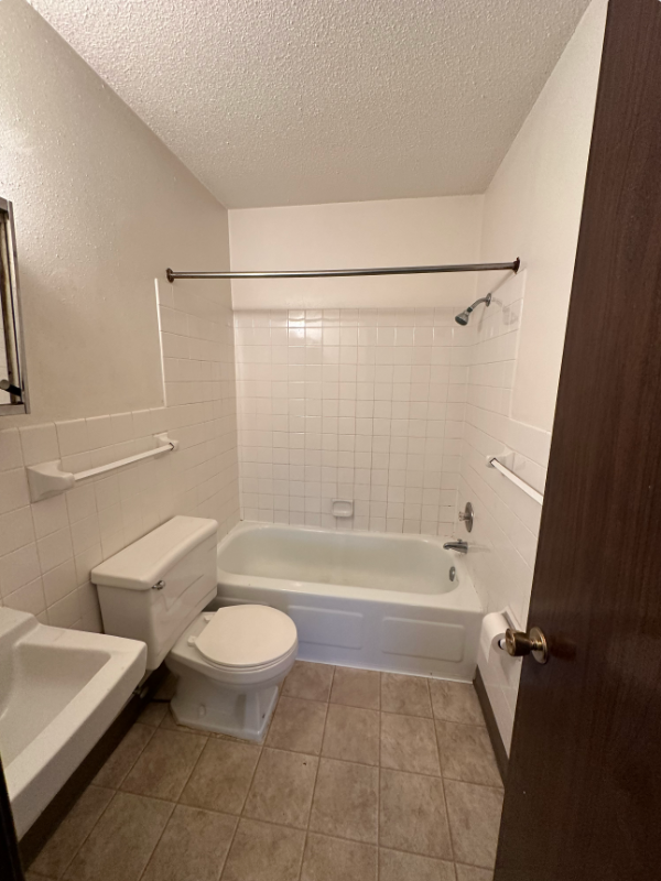 320 Oak Ave N #222 - Photo 4 of 5