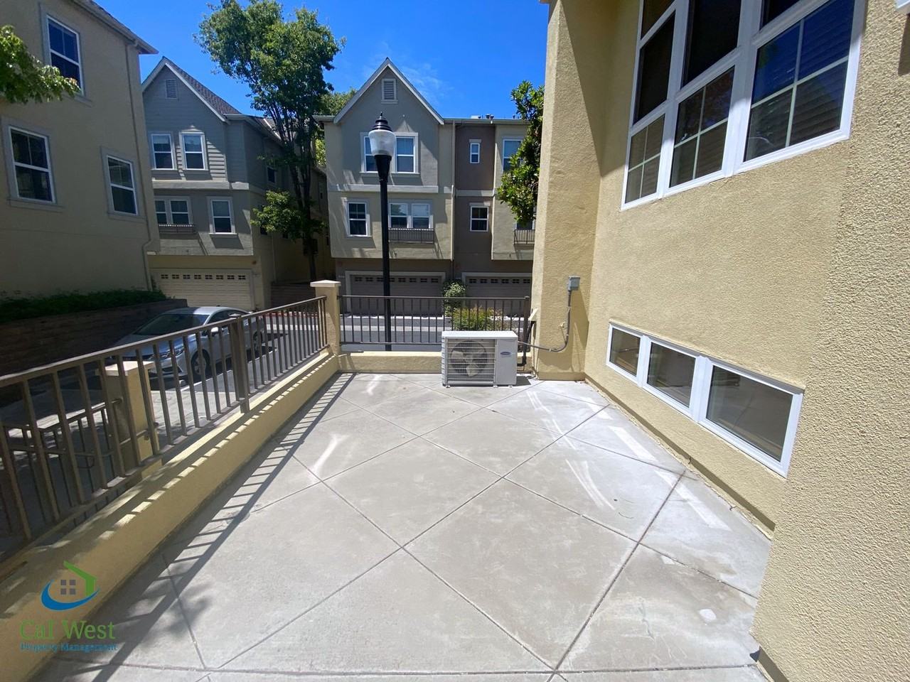 1042 Linz Ter - Photo 3 of 50