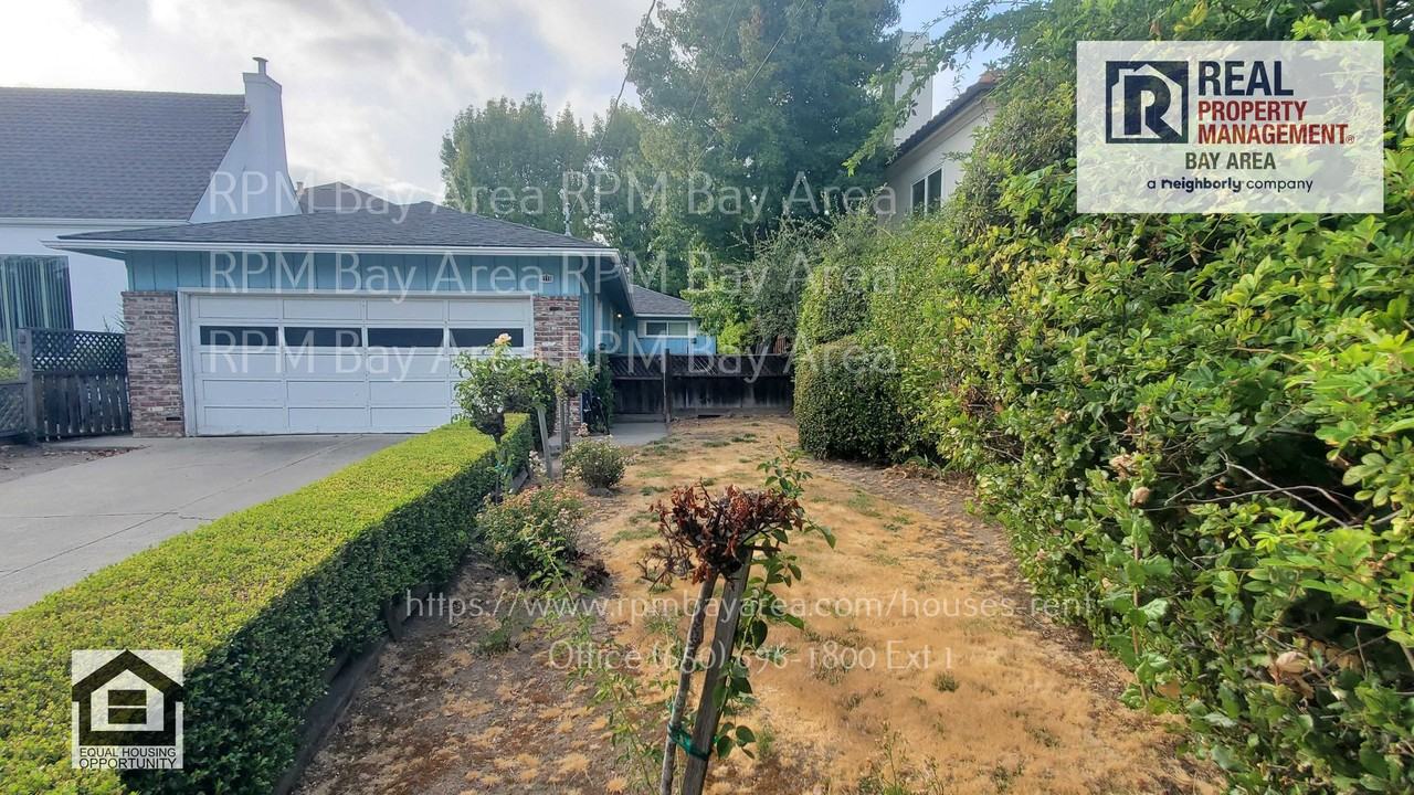 2116 Adeline Dr - Photo 2 of 16