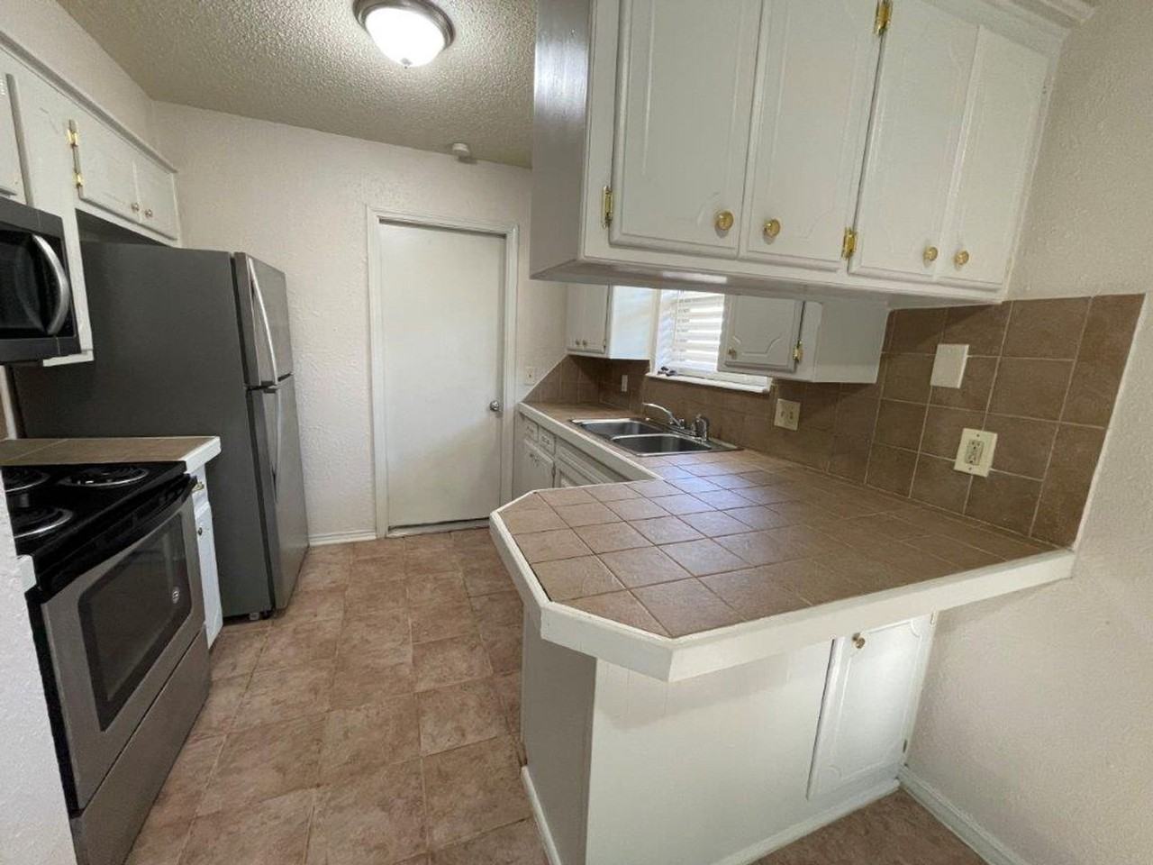 5104 Creekwood Ter - Photo 3 of 18