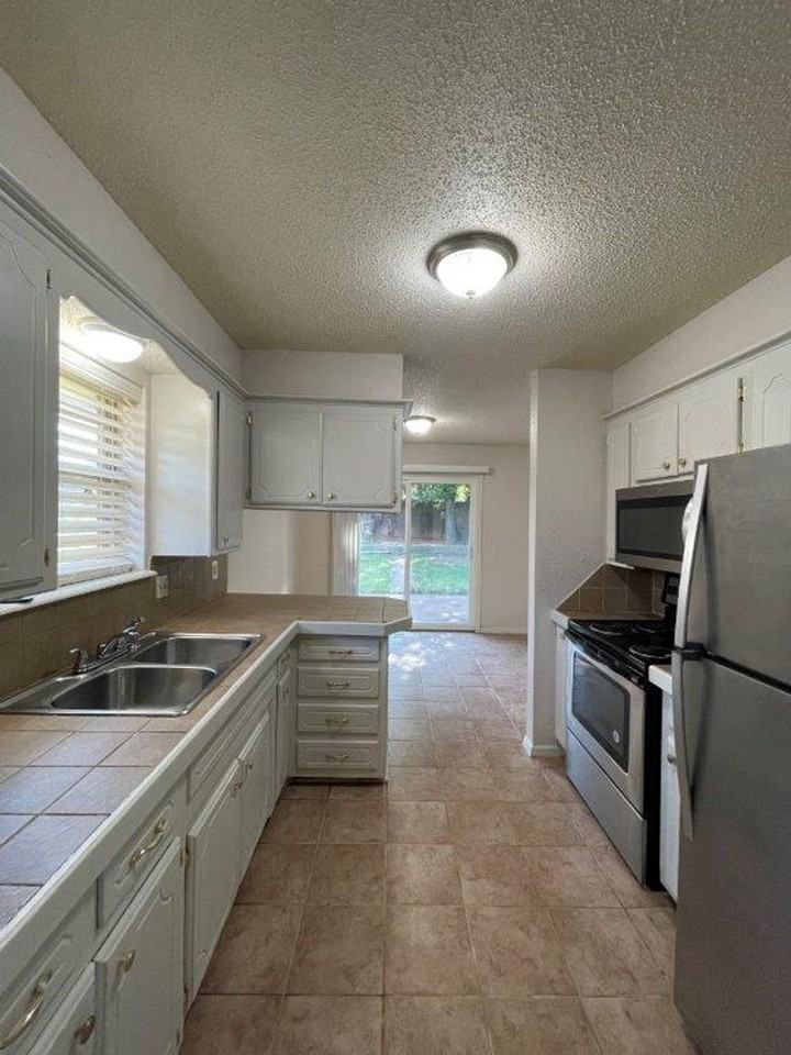 5104 Creekwood Ter - Photo 5 of 18